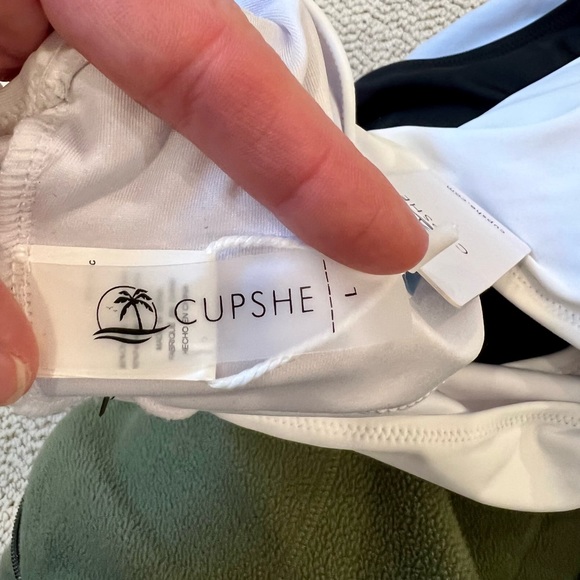 Cupshe one piece cut out swimsuit NWT - Picture 3 of 3